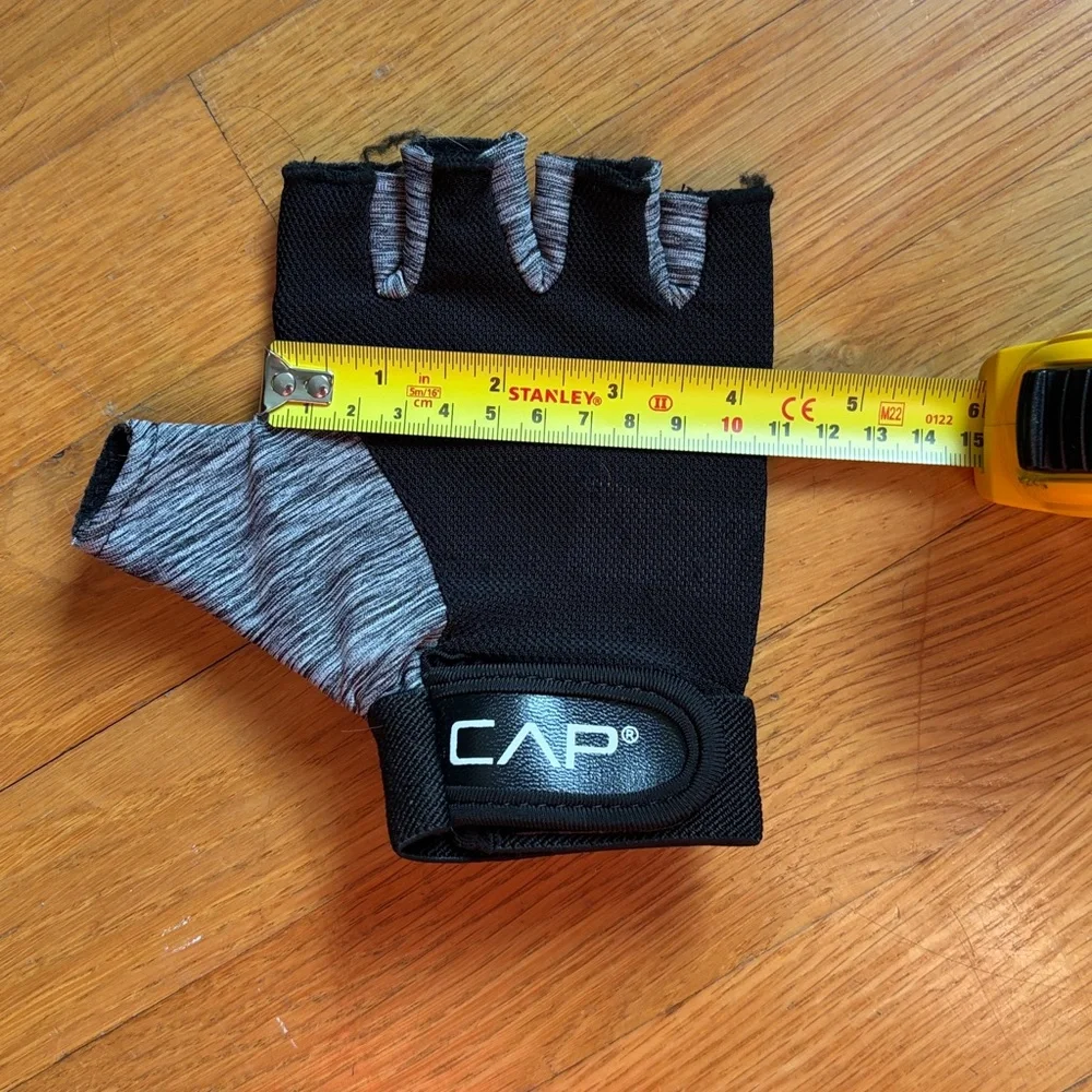 CAP Mesh Weightlifting Gloves Women’s Small NWT
